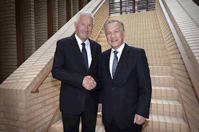 Thorbjørn Jagland und Landtagspräsident Albert Frick